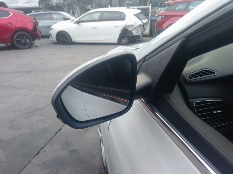 Recambio de retrovisor izquierdo para renault megane iv hatchback (b9a/m/n_) 1.5 blue dci 115 (b9a6) referencia OEM IAM   