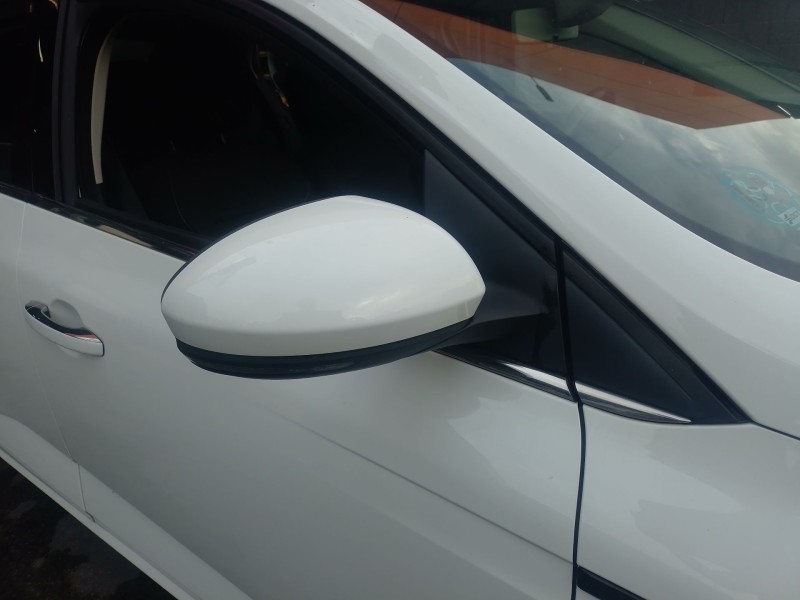 Recambio de retrovisor derecho para renault megane iv hatchback (b9a/m/n_) 1.5 blue dci 115 (b9a6) referencia OEM IAM   