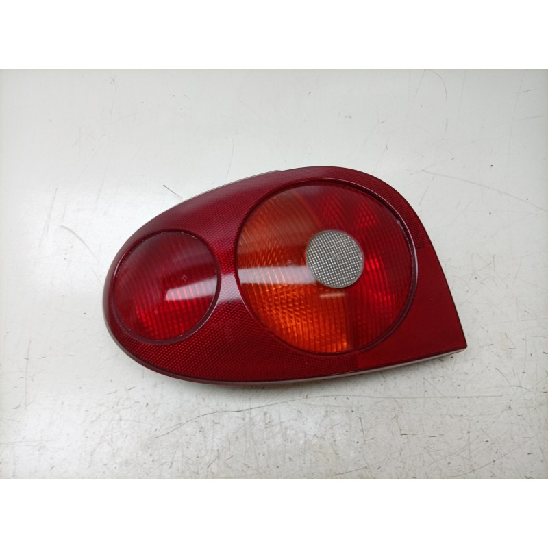 Recambio de piloto trasero izquierdo para renault megane i coach (da0/1_) 1.6 16v (da0b, da04, da11) referencia OEM IAM  7700428