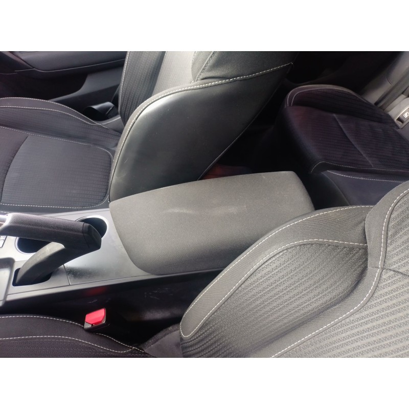 Recambio de apoyabrazos central para renault megane iv hatchback (b9a/m/n_) 1.5 blue dci 115 (b9a6) referencia OEM IAM   