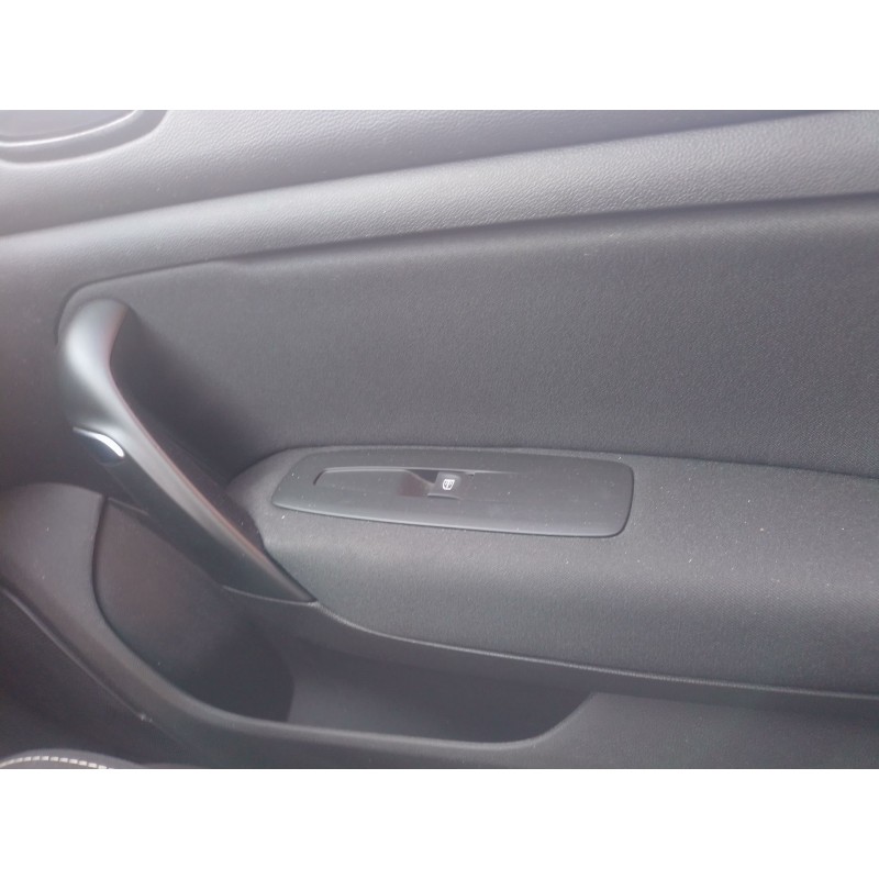 Recambio de mando elevalunas delantero derecho para renault megane iv hatchback (b9a/m/n_) 1.5 blue dci 115 (b9a6) referencia OE