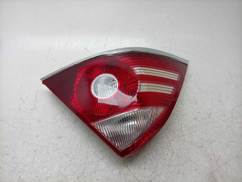Recambio de piloto trasero izquierdo para ford mondeo iii (b5y) 2.0 16v referencia OEM IAM  084311938 