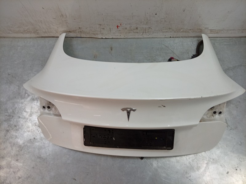 Recambio de porton trasero para tesla model 3 ev referencia OEM IAM  1601460ECB 