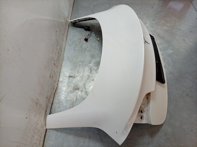 Recambio de porton trasero para tesla model 3 ev referencia OEM IAM  1601460ECB 