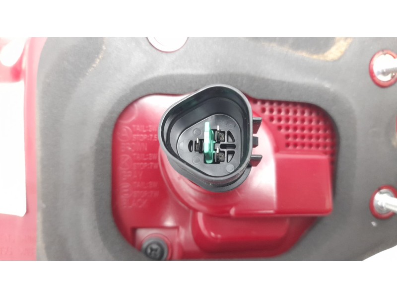 Recambio de piloto trasero derecho interior para kia sportage iv (ql, qle) 1.6 gdi referencia OEM IAM  92406F1100 7670506