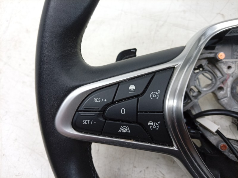 Recambio de volante para renault arkana i (lcm_, ldn_) 1.3 tce 140 (ldn0) referencia OEM IAM  484005506R 