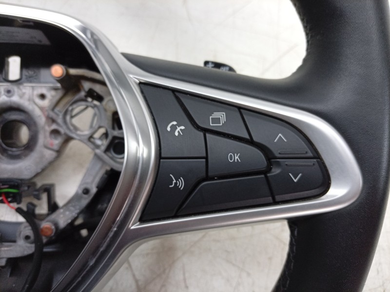 Recambio de volante para renault arkana i (lcm_, ldn_) 1.3 tce 140 (ldn0) referencia OEM IAM  484005506R 