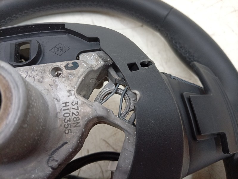 Recambio de volante para renault arkana i (lcm_, ldn_) 1.3 tce 140 (ldn0) referencia OEM IAM  484005506R 