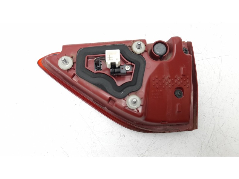 Recambio de piloto trasero izquierdo interior para kia stonic (yb) 1.0 t-gdi referencia OEM IAM  92403H8500 