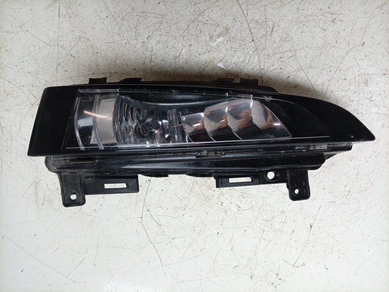 Recambio de faro antiniebla derecho para skoda scala (nw1) 1.6 tdi referencia OEM IAM  657941700 SK3524413