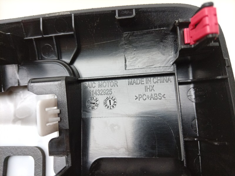 Recambio de moldura para mg 3 referencia OEM IAM  11432925 