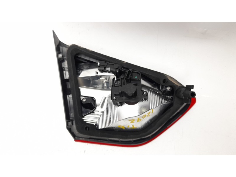 Recambio de piloto trasero derecho interior para opel crossland x / crossland (p17, p2qo) 1.2 (75) referencia OEM IAM  39137524 