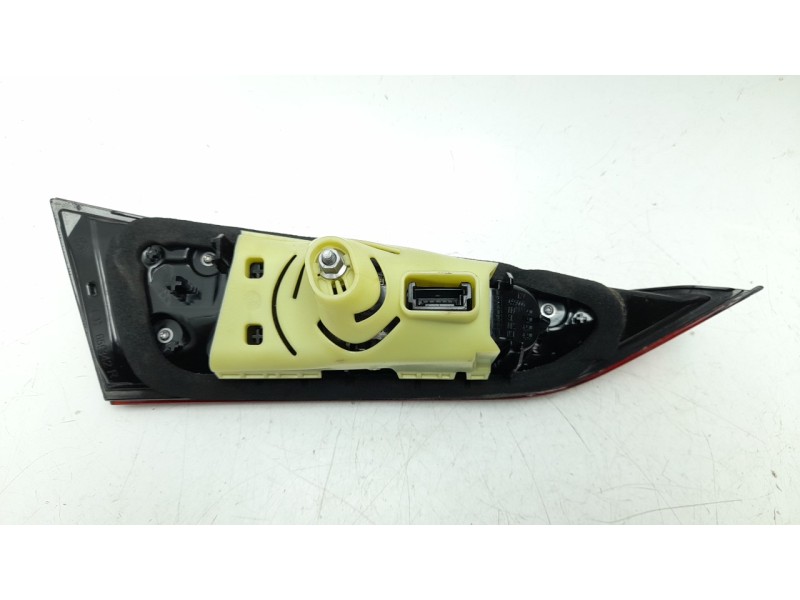 Recambio de piloto trasero derecho interior para bmw i4 edrive 40 referencia OEM IAM 63217477608 63217477608 