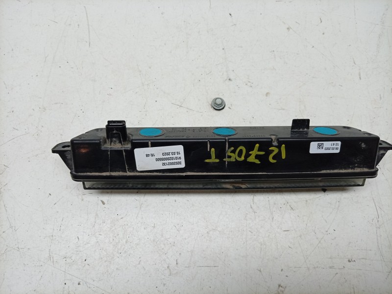 Recambio de piloto trasero central para opel astra l (ov5) 1.2 (fphnsl, fphnsr) referencia OEM IAM  9839579980 