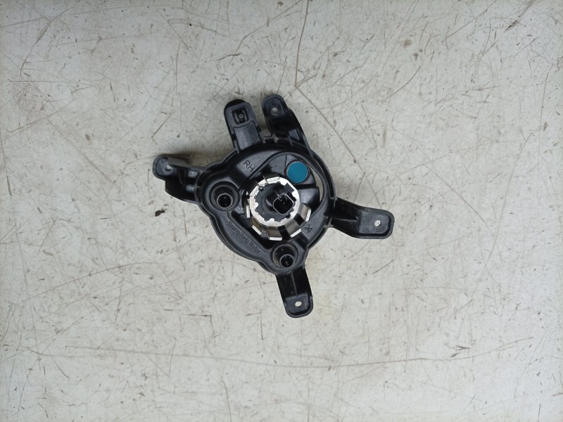 Recambio de faro antiniebla derecho para kg mobility rexton referencia OEM IAM  MDE1335901 