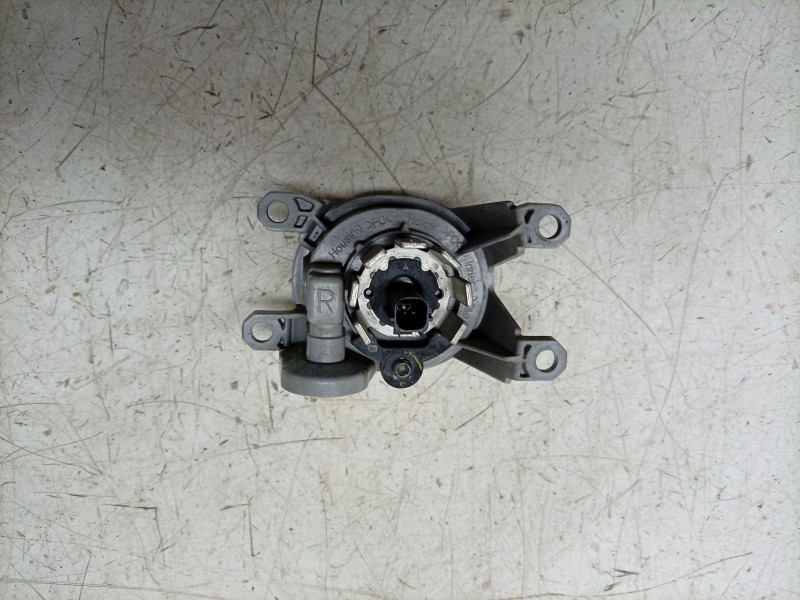 Recambio de faro antiniebla derecho para toyota corolla sedán (_e21_) 1.8 vvti hybrid (zwe211, mzea12) referencia OEM IAM  81211