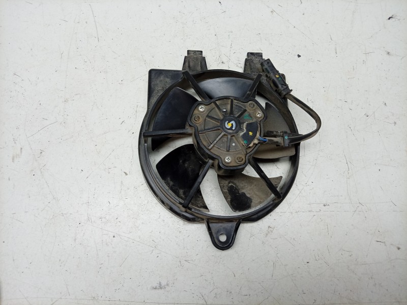 Recambio de electroventilador para bmw f 900 gs adventure 895 cm3 referencia OEM IAM  17115B33728 