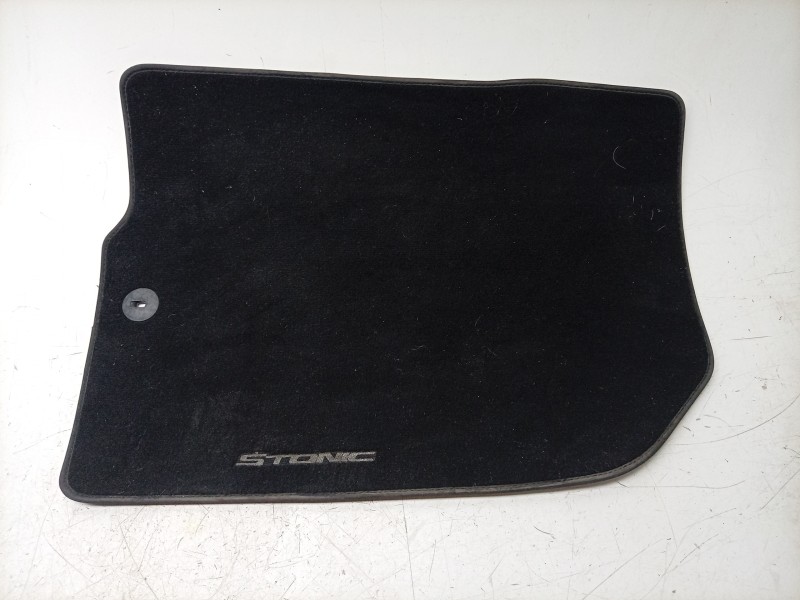 Recambio de juego alfombrillas para kia stonic (yb) 1.0 t-gdi referencia OEM IAM  H8143ADE51 