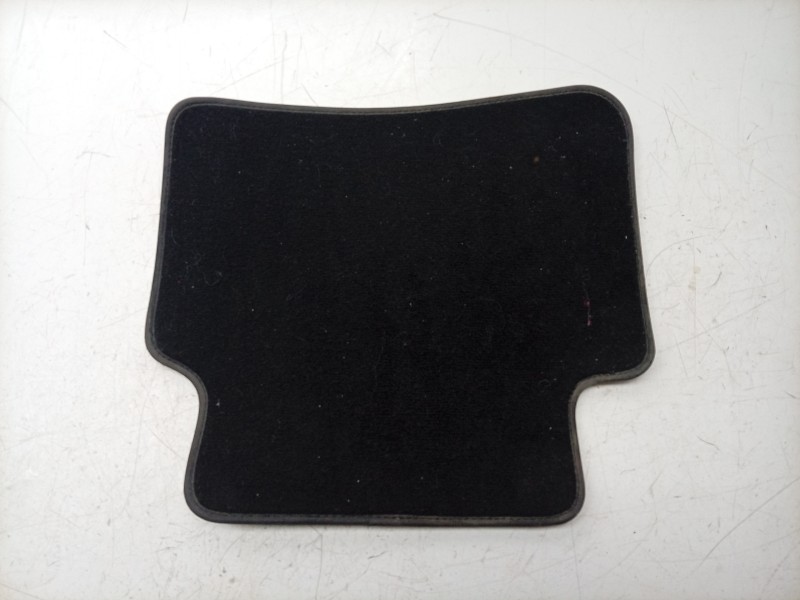 Recambio de juego alfombrillas para kia stonic (yb) 1.0 t-gdi referencia OEM IAM  H8143ADE51 