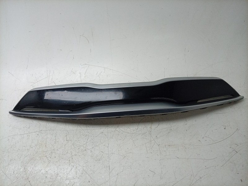 Recambio de rejilla delantera para kia stonic (yb) 1.0 t-gdi referencia OEM IAM  86350H8410 