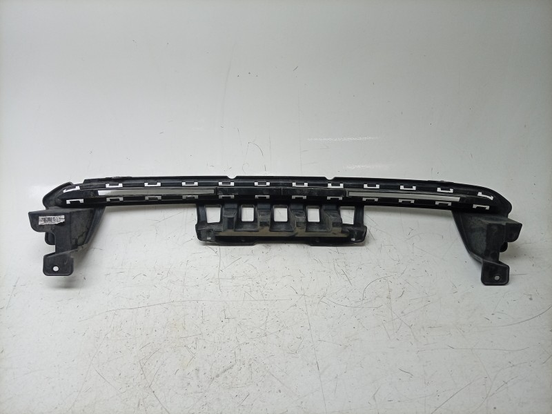 Recambio de moldura para kia stonic (yb) 1.0 t-gdi referencia OEM IAM  86522H8400 