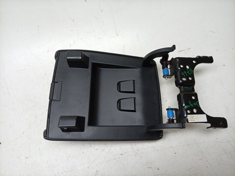 Recambio de apoyabrazos central para jaguar e-pace first edition referencia OEM IAM  J9C3045C74 