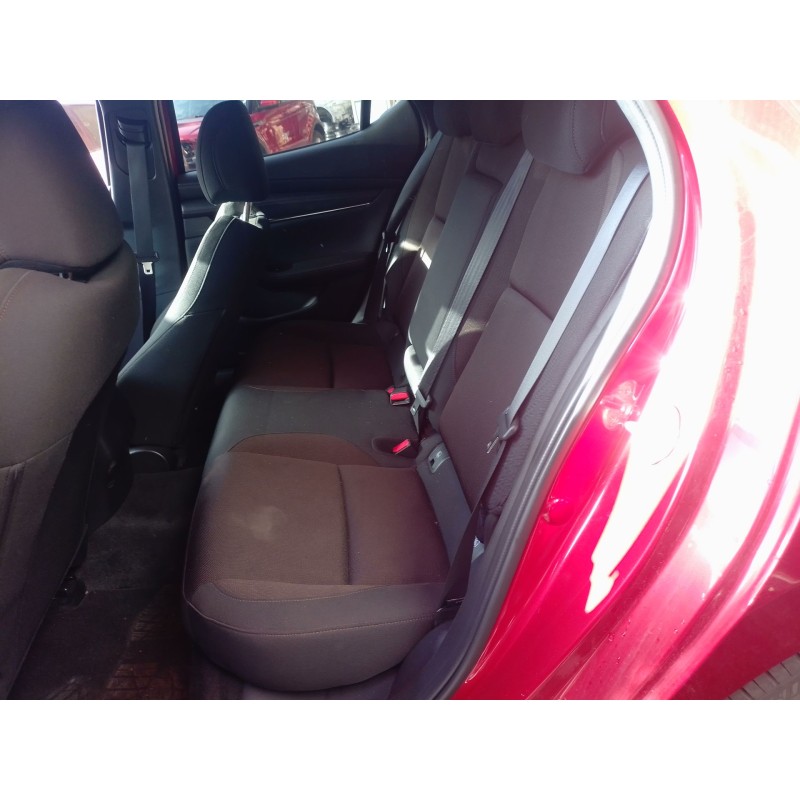 Recambio de asientos traseros para mazda 3 hatchback (bp) 2.0 skyactiv-g m hybrid referencia OEM IAM   