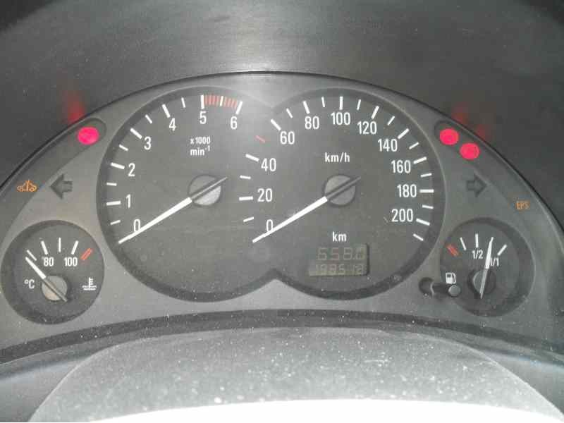 opel corsa c del año 2000