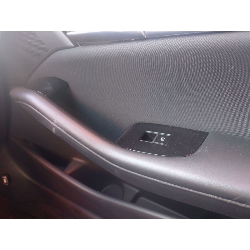 Recambio de mando elevalunas delantero derecho para mazda 3 hatchback (bp) 2.0 skyactiv-g m hybrid referencia OEM IAM   