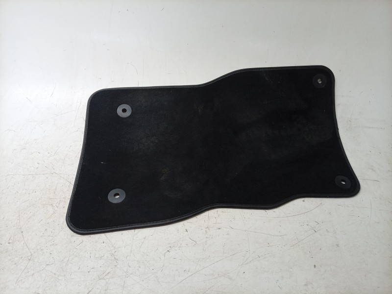 Recambio de juego alfombrillas para maserati grecale gt mild hybrid q4 referencia OEM IAM  673004296 