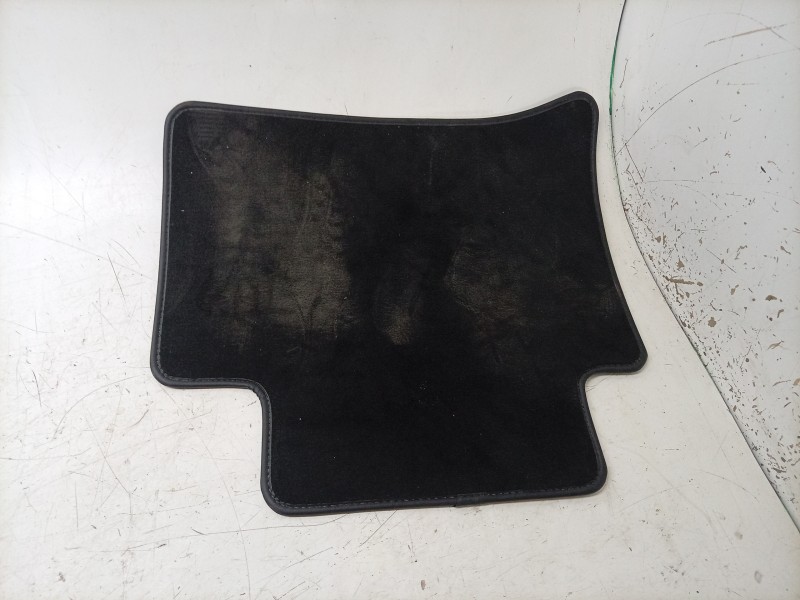 Recambio de juego alfombrillas para maserati grecale gt mild hybrid q4 referencia OEM IAM  673004296 