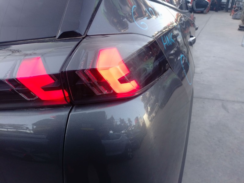 Recambio de piloto trasero derecho para peugeot 2008 ii (ud_, us_, uy_, uj_, ur_, uc_) 1.2 puretech 100 referencia OEM IAM   