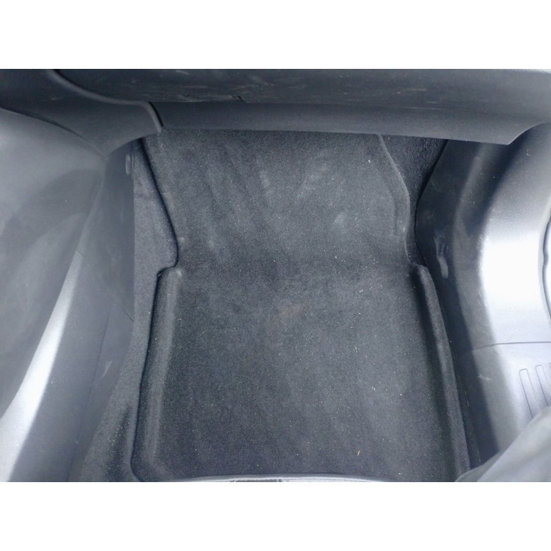 Recambio de juego alfombrillas para peugeot 2008 ii (ud_, us_, uy_, uj_, ur_, uc_) 1.2 puretech 100 referencia OEM IAM   