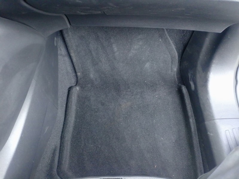 Recambio de juego alfombrillas para peugeot 2008 ii (ud_, us_, uy_, uj_, ur_, uc_) 1.2 puretech 100 referencia OEM IAM   