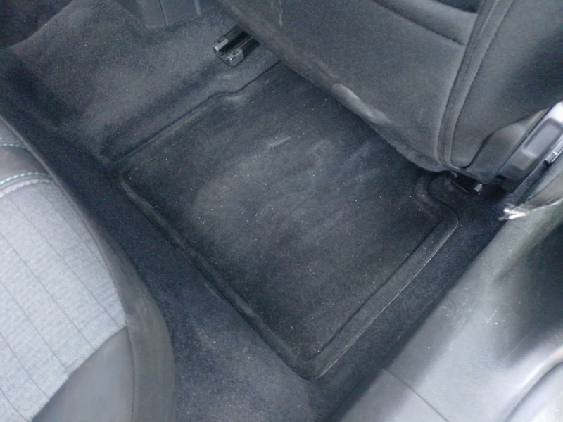 Recambio de juego alfombrillas para peugeot 2008 ii (ud_, us_, uy_, uj_, ur_, uc_) 1.2 puretech 100 referencia OEM IAM   