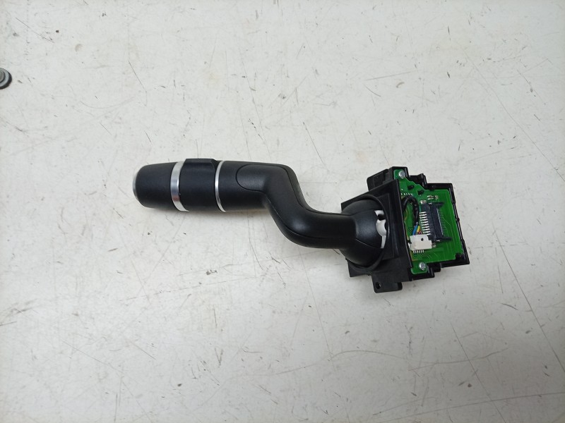 Recambio de mando limpia para jaguar e-pace first edition referencia OEM IAM  J8A23F973AA 