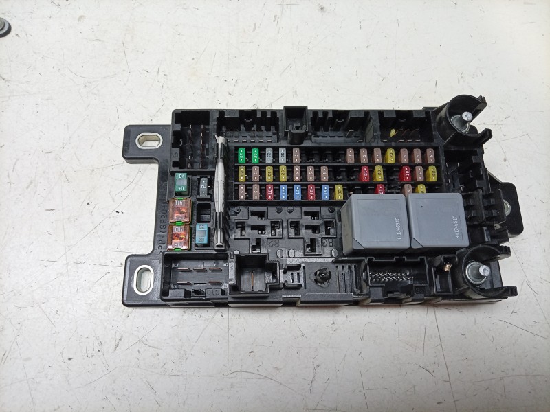 Recambio de caja reles / fusibles para jaguar e-pace first edition referencia OEM IAM  J9C314A073BB 