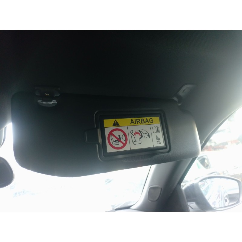 Recambio de parasol derecho para peugeot 2008 ii (ud_, us_, uy_, uj_, ur_, uc_) 1.2 puretech 100 referencia OEM IAM   