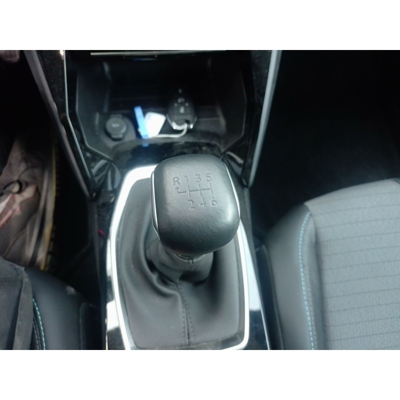 Recambio de pomo palanca cambio para peugeot 2008 ii (ud_, us_, uy_, uj_, ur_, uc_) 1.2 puretech 100 referencia OEM IAM   