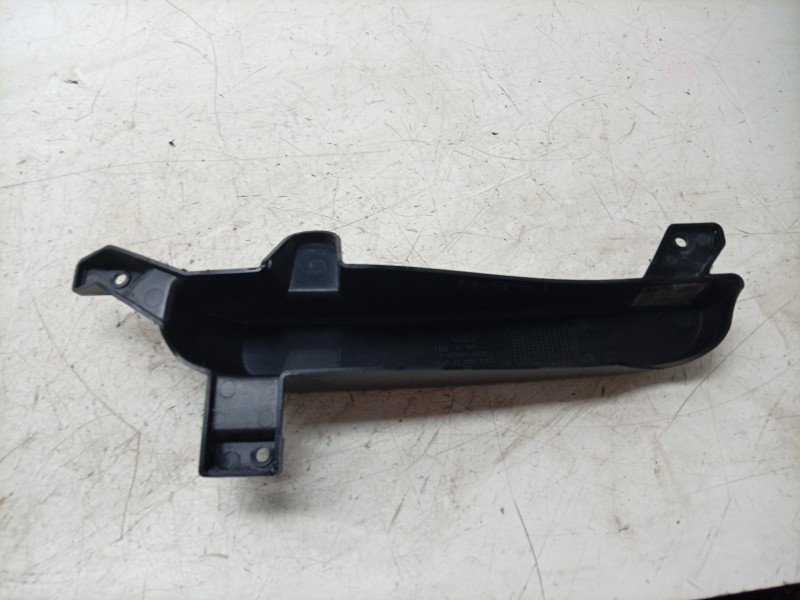 Recambio de moldura para land rover range rover evoque (l538) 2.0 d referencia OEM IAM  GJ3215B216 