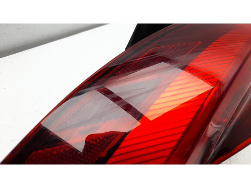 Recambio de piloto trasero izquierdo para maserati grecale gt mild hybrid q4 referencia OEM IAM 03895000 670157332 