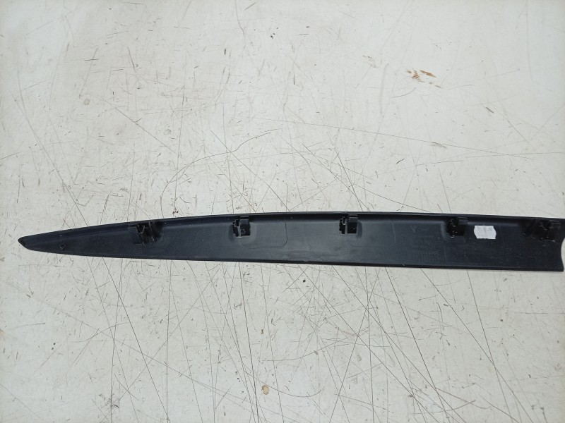 Recambio de moldura para porsche taycan (y1a) 4s referencia OEM IAM  95C821943 