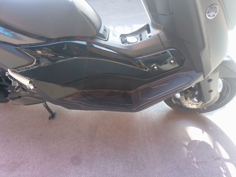 Recambio de estribera derecha para yamaha nmax nmax 125 (sec7, se97) referencia OEM IAM   
