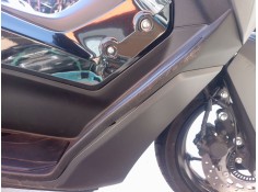 Recambio de estribera derecha para yamaha nmax nmax 125 (sec7, se97) referencia OEM IAM    2