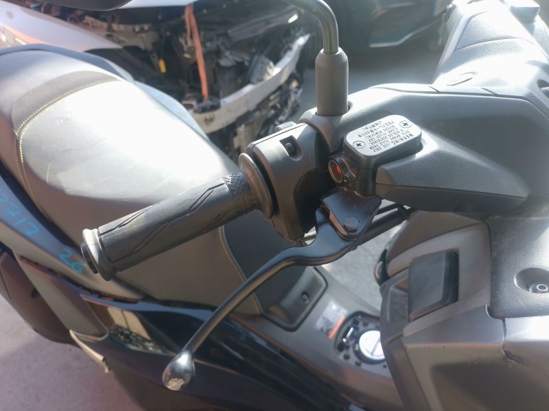 Recambio de piña luces derecha para yamaha nmax nmax 125 (sec7, se97) referencia OEM IAM   