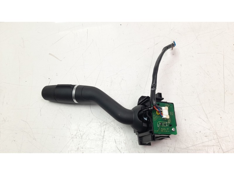Recambio de mando limpia para land rover range rover evoque referencia OEM IAM K8D213N064BC  