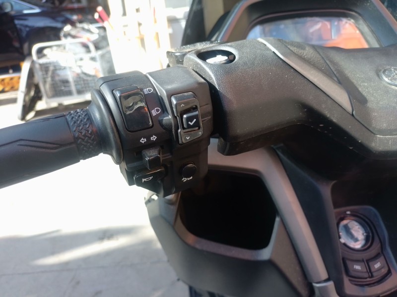 Recambio de piña luces izquierda para yamaha nmax nmax 125 (sec7, se97) referencia OEM IAM   