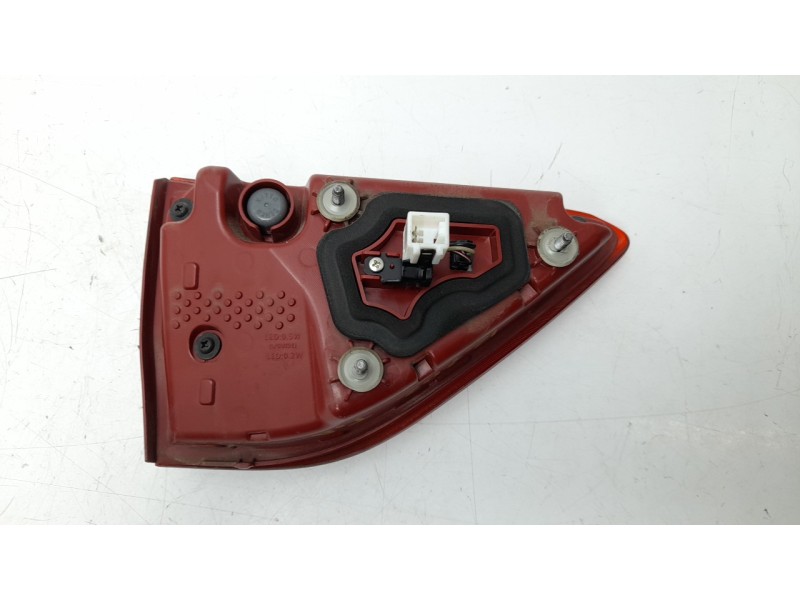 Recambio de piloto trasero derecho interior para kia stonic (yb) 1.0 t-gdi referencia OEM IAM  92404H8500 