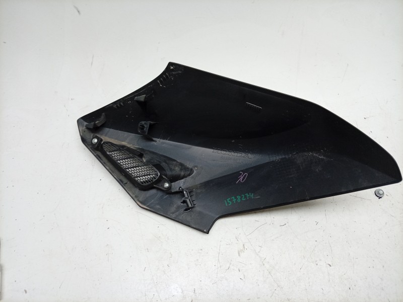 Recambio de moldura para honda cb 1000 sp referencia OEM IAM  64331MLLD000 