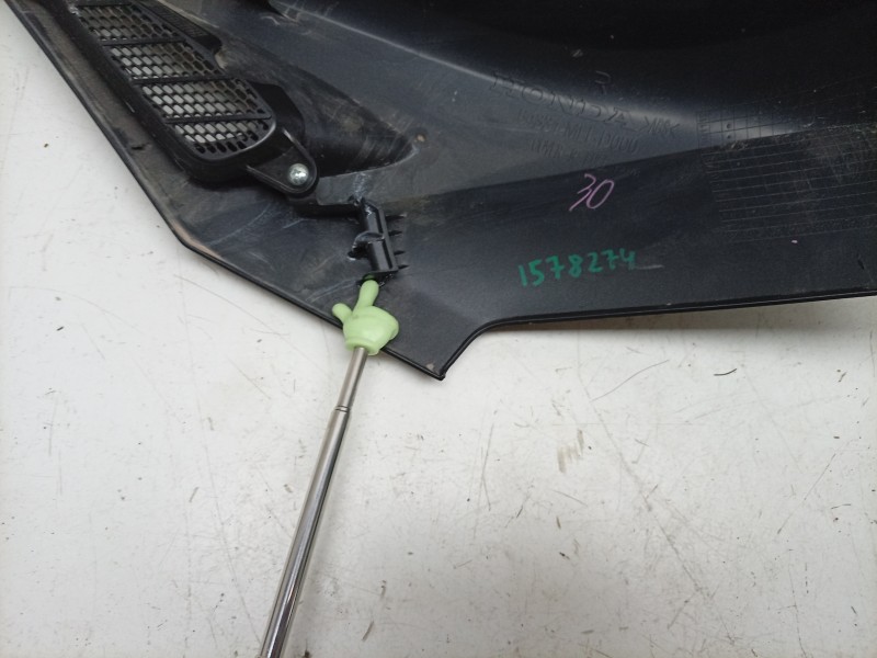 Recambio de moldura para honda cb 1000 sp referencia OEM IAM  64331MLLD000 